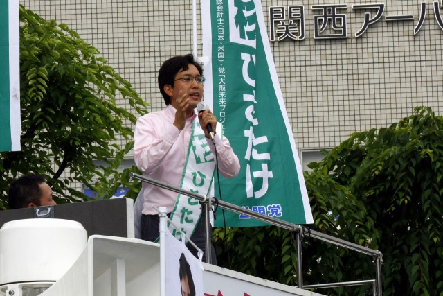 (6月2日、近鉄八尾駅前にて)